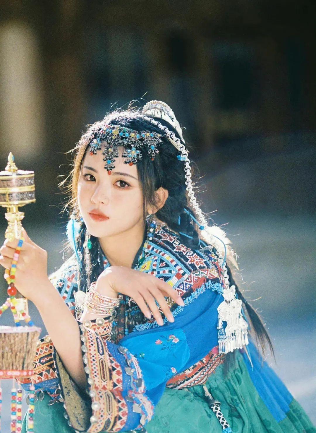 上海文峰美容美发学校学习化妆吗,上海文峰美容美发有没有皮肤管理