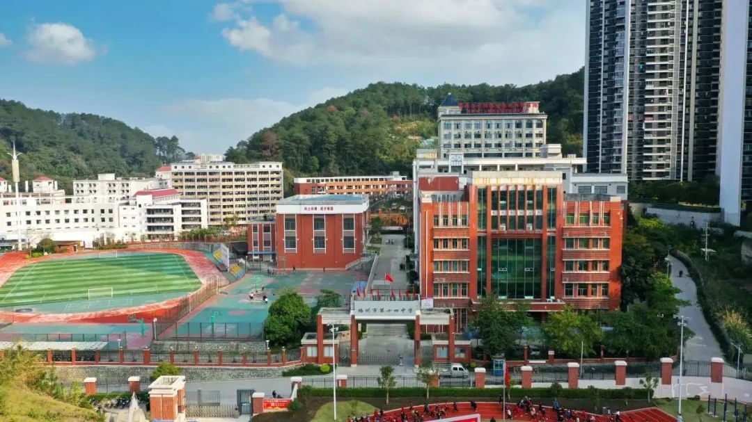 梧州高中新校门在哪里,梧州学校p图