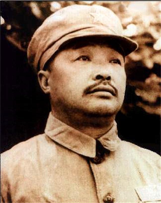 授衔后，*德朱**元帅的军衔编号竟是004，那001是谁？60年后揭开真相