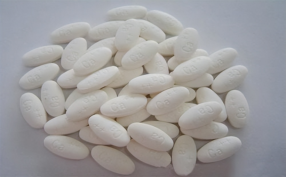 牛骨头汤补钙好还是芝麻酱补钙好,芝麻酱和排骨汤哪个更补钙