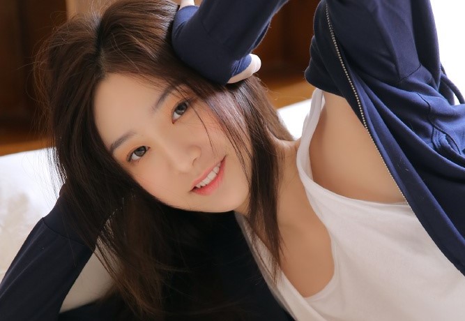 咋样安慰女生不开心,怎么和女生说不会哄女孩子