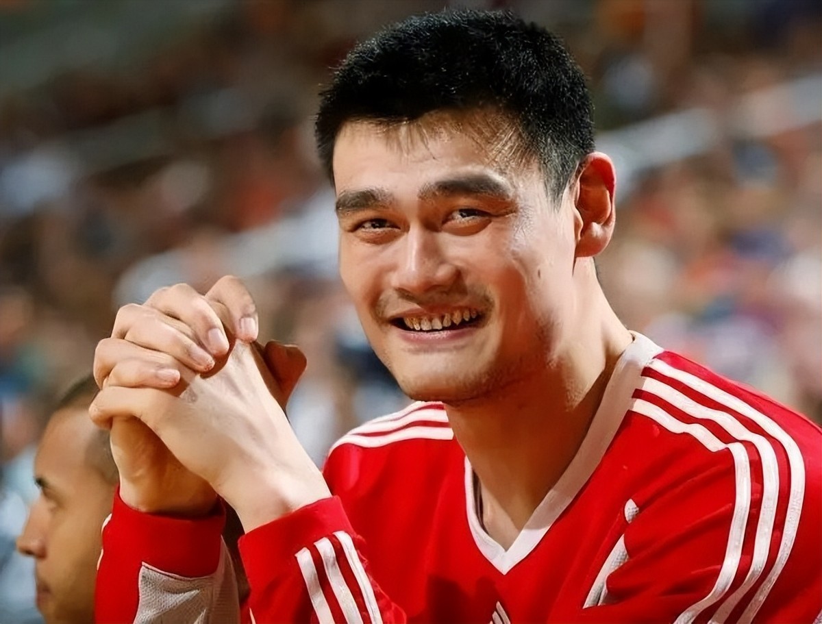 姚明和妻子的爱情故事,姚明和妻子叶莉图文