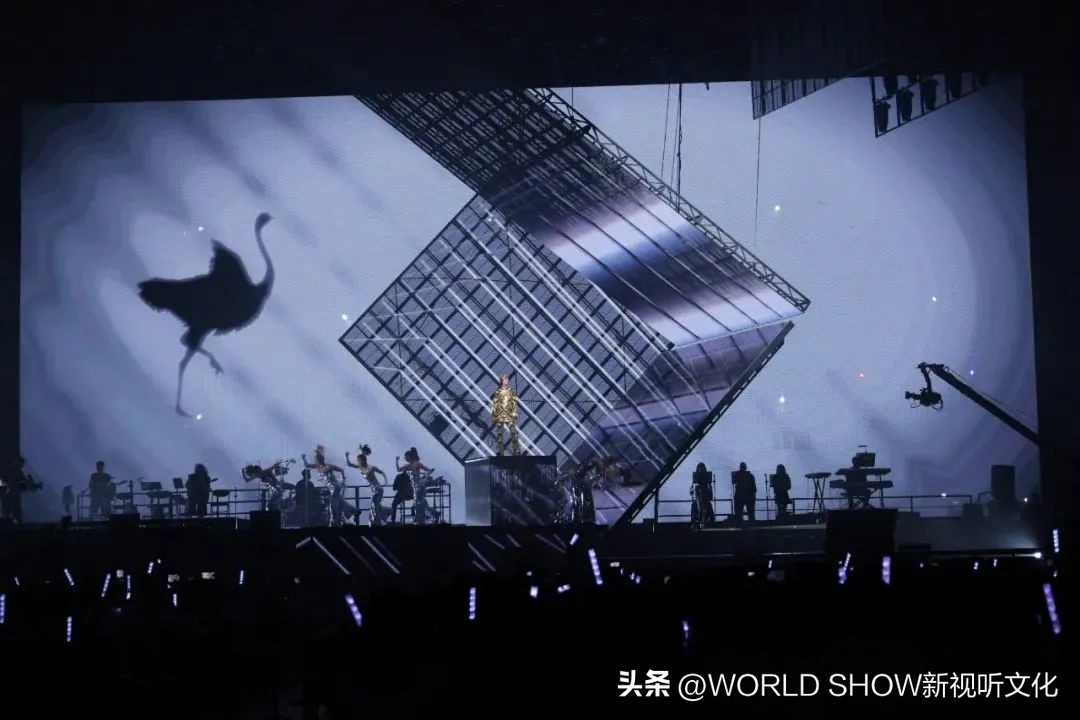 李宇春早春出席活动,李宇春时尚之力盛会