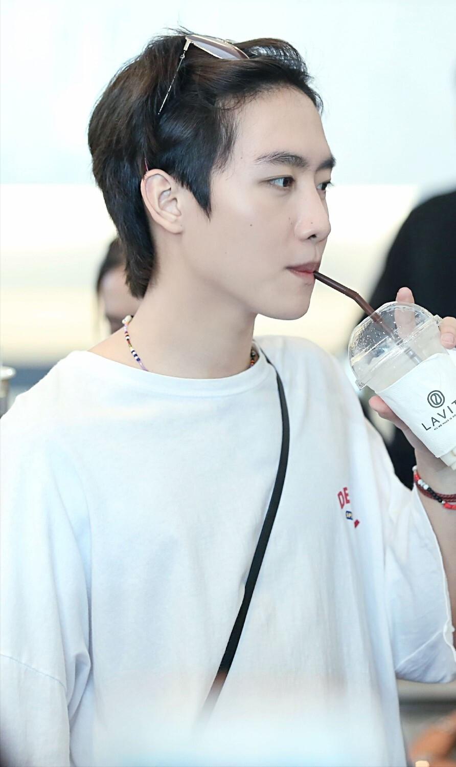 他泰一眼万年的外观2：南农的酒窝，呆的喉结，普明的耳边痣