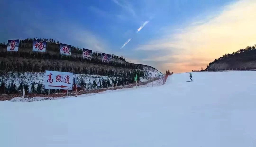 济南卧虎山滑雪场和蟠龙山滑雪场,济南八大滑雪场