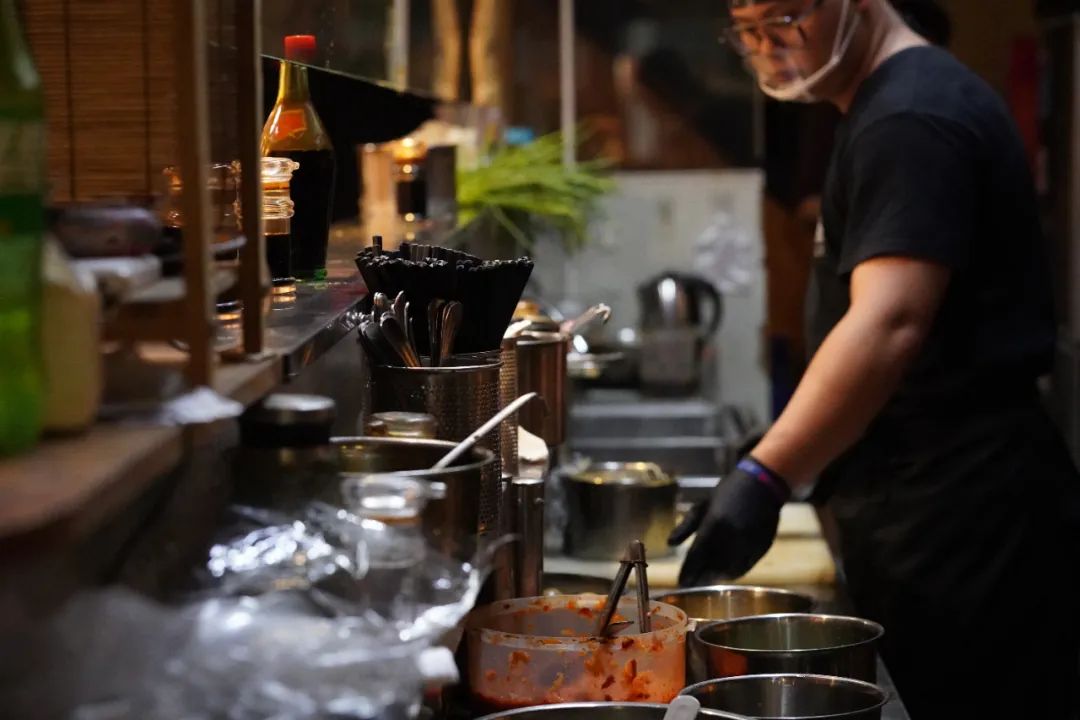 鐝犳捣閲戞咕鐙肩墮闈㈠潑,鐙肩墮闈㈠潑鐝犳捣