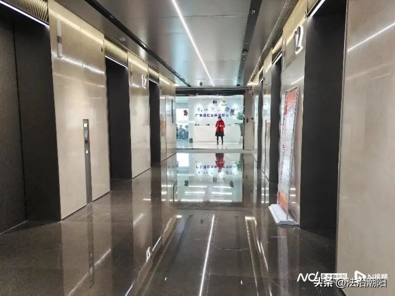 号称“微信3.0”，可建100万人群组？记者*底卧**一场疯狂会议……