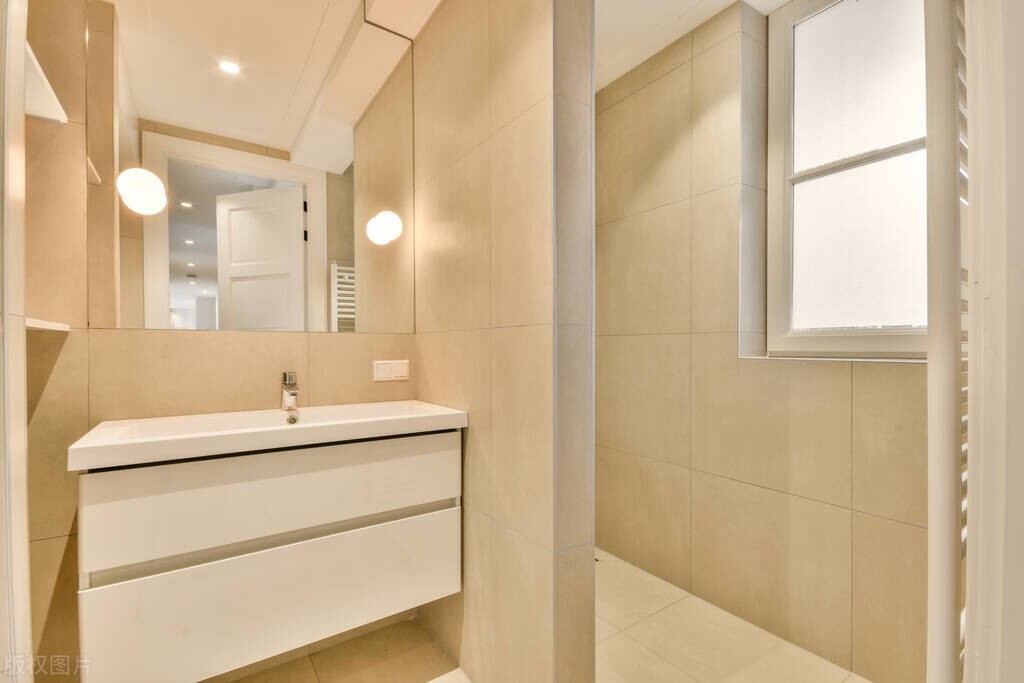 浴室柜是陶瓷一体盆好还是岩板好,网购浴室柜终于安装了