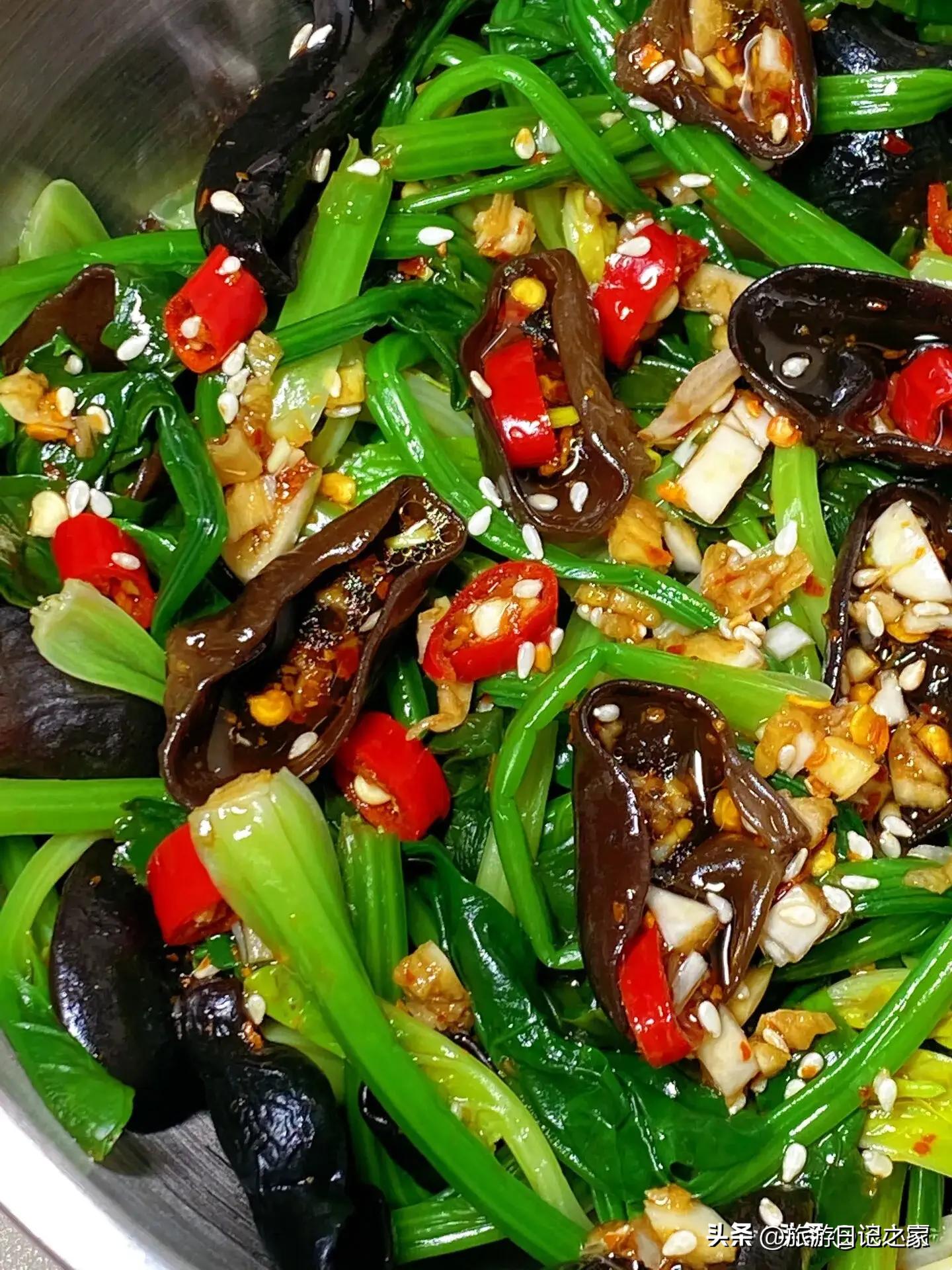 这四种食物经常吃对眼睛好,这四种食物中年人应多吃