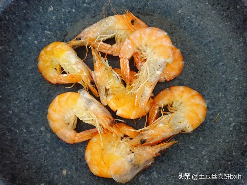 小炖虾怎么做才好吃,白菜炖虾做法教程