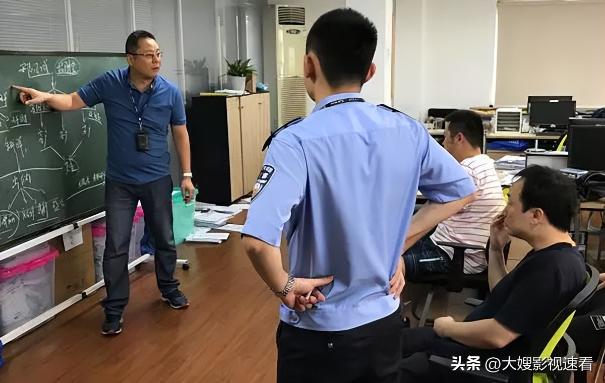 18岁少女被杀惨遭抛尸破案,花季少女被杀抛尸荒野追凶十三年