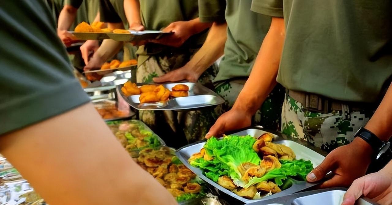 美军和解放军身材为什么不同,解放军和美国大兵对比