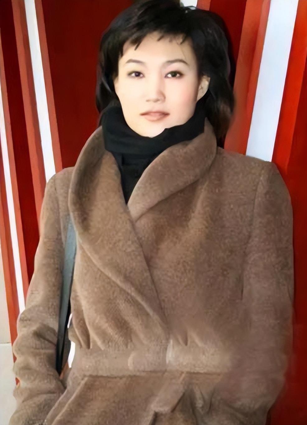 新闻联播主持人李梓萌真实头发,新闻联播主播李梓萌讲东北话