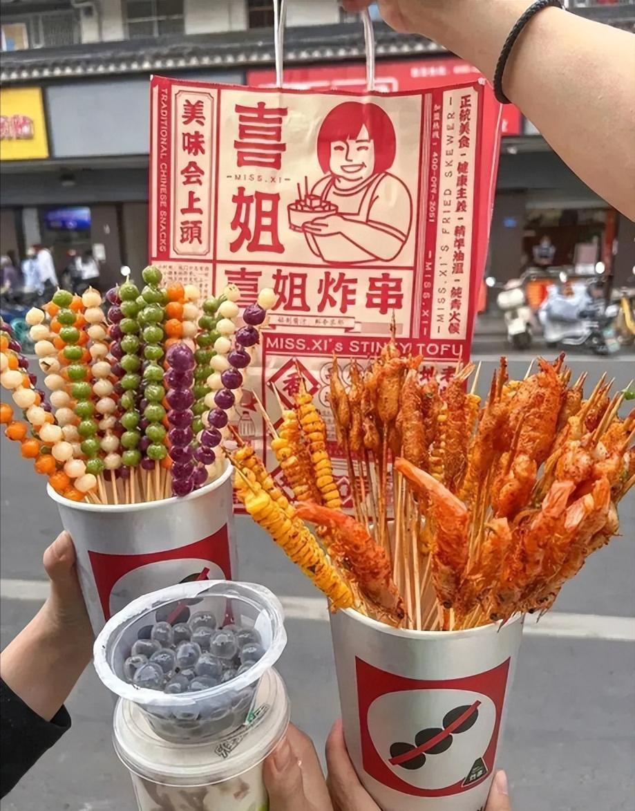 靠10平米店铺月赚8万,在小镇上开一家蜜雪冰城年利润