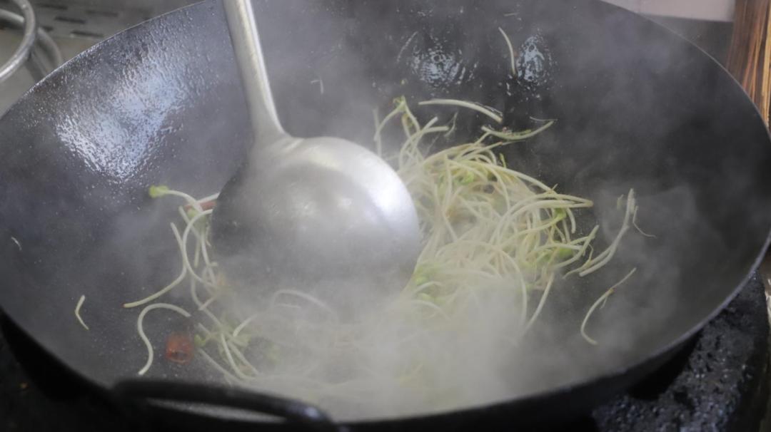 重庆江湖菜璧山兔,重庆正宗来凤鱼和璧山兔怎么做