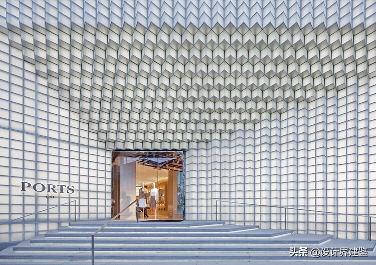 #设计鉴赏#——从展示橱窗到开放空间：商店展示柜的不同设计策略