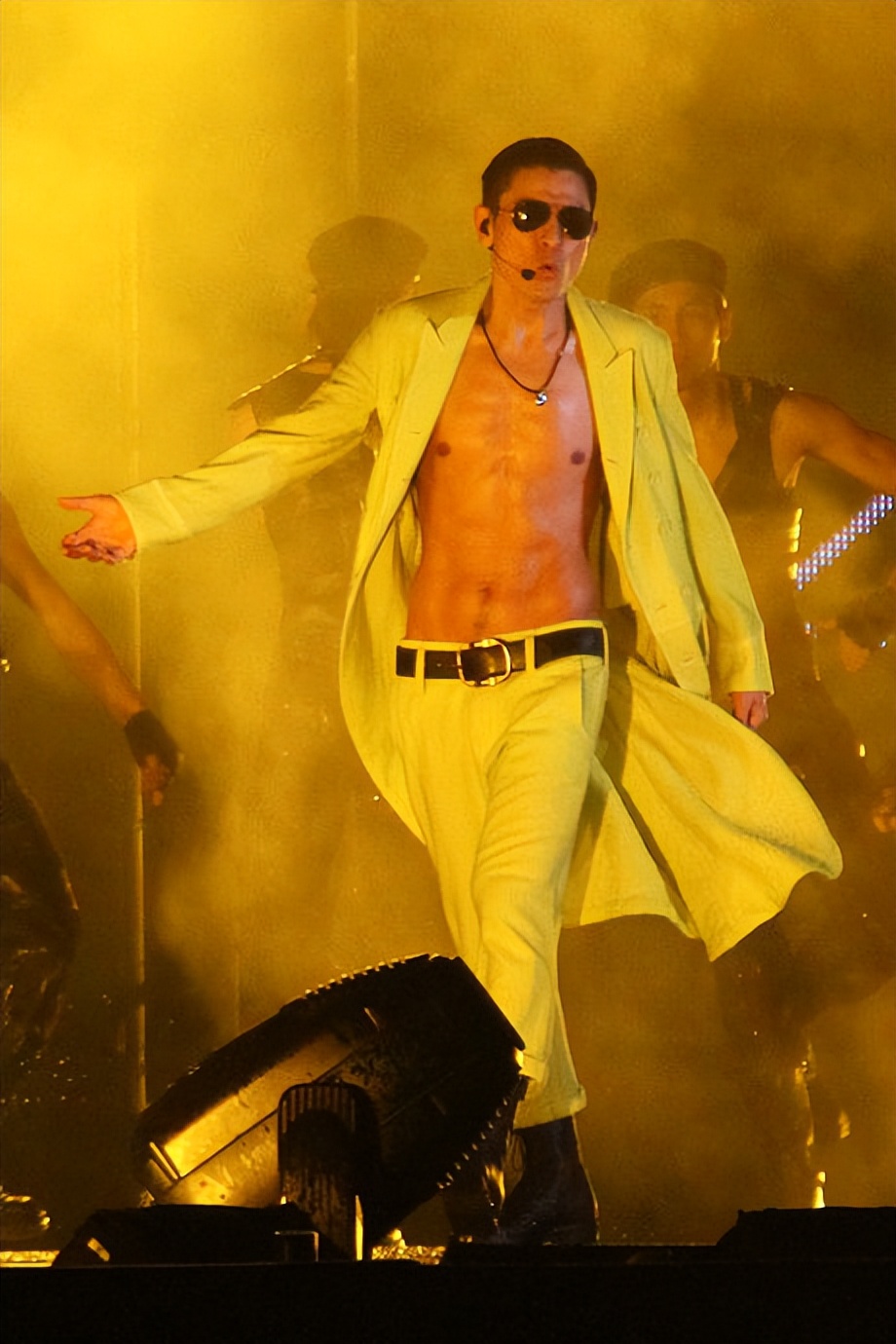 华晨宇刘德华开演唱会，刘德华用实际行动诠释谁是华语乐坛之神