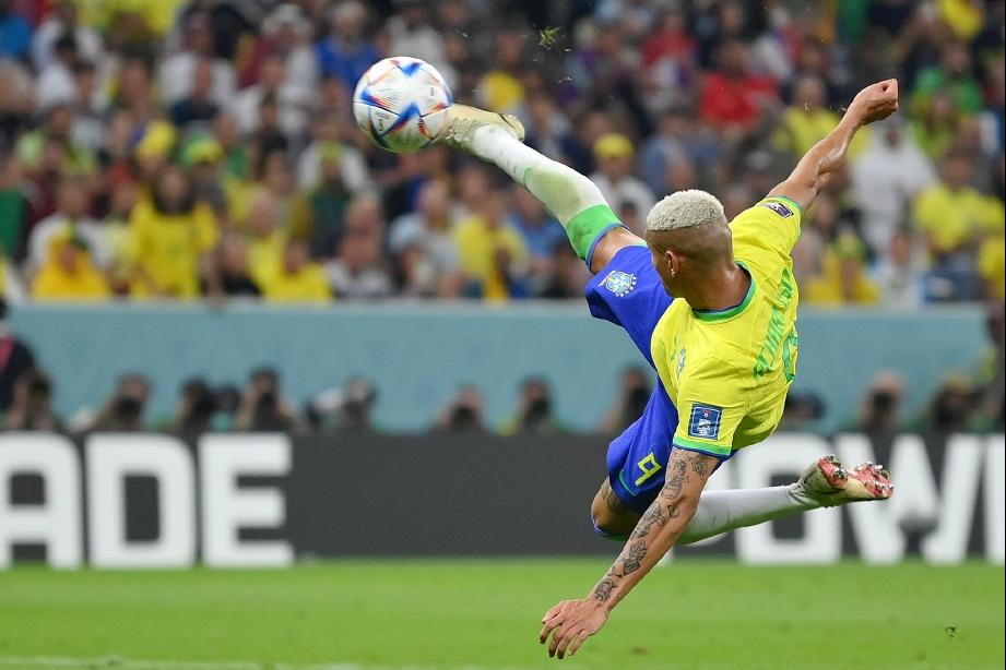 五星巴西盛大登场，理查利森独中两元击碎质疑，内马尔伤退太揪心