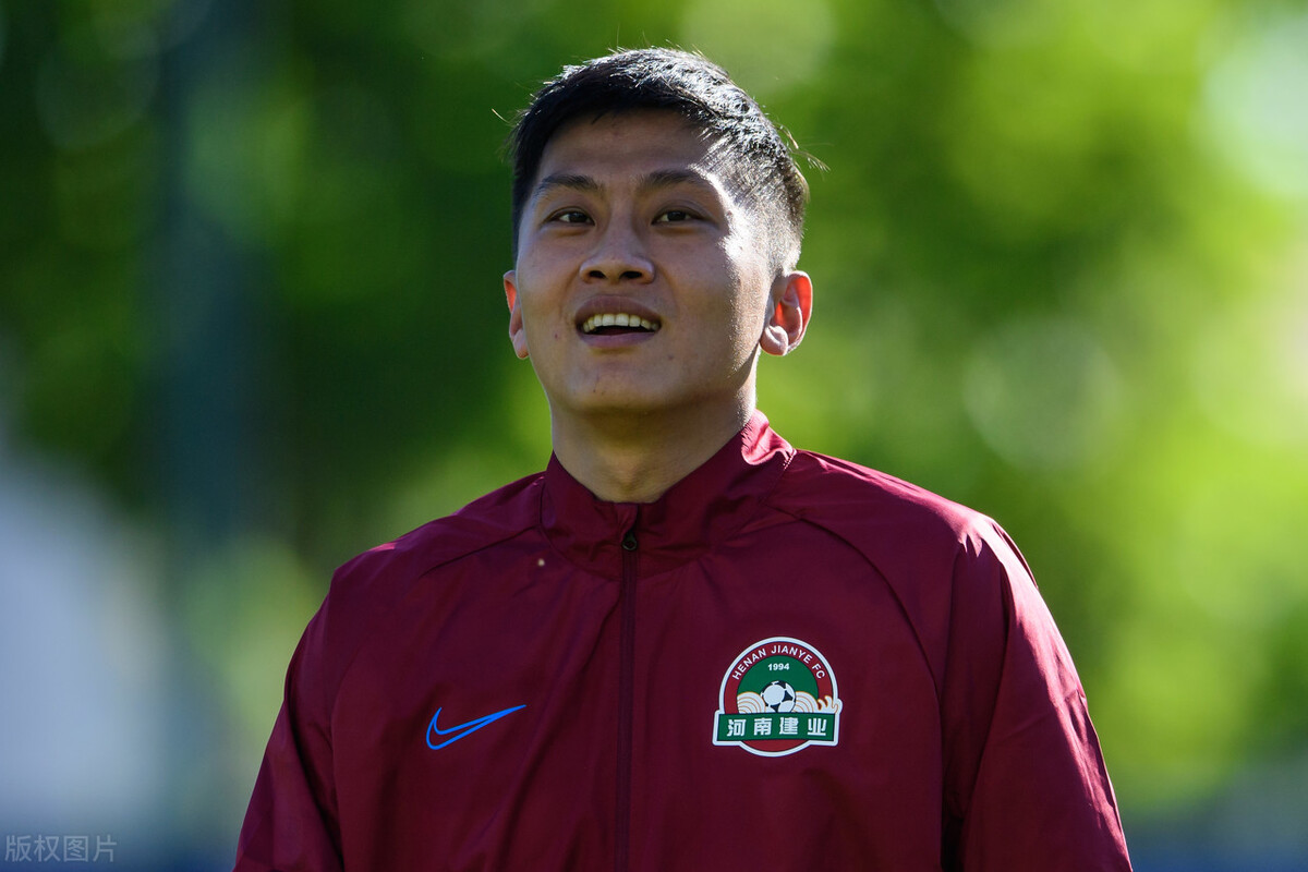 王国明！能把事迹写进高考作文的门将，他的故事已经超越足球本身