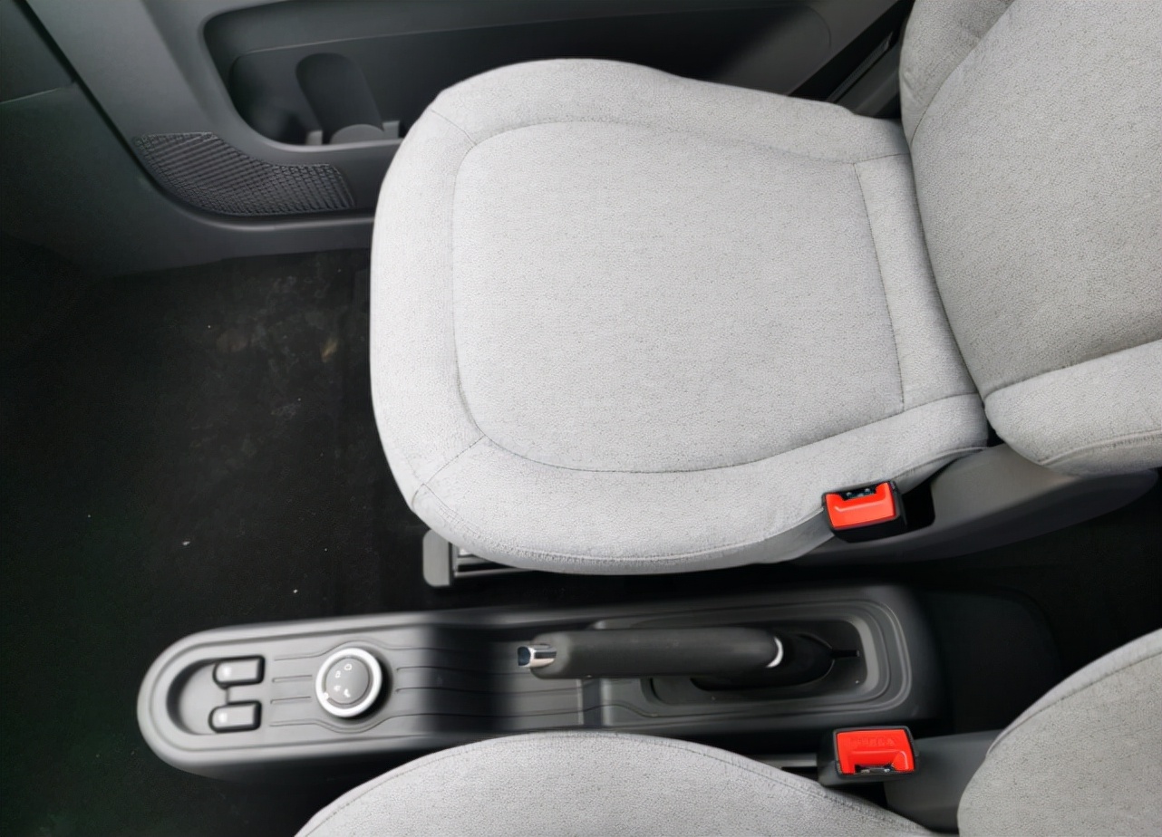 二手车1万以下五菱宏光miniev,最新款五菱宏光miniev售价