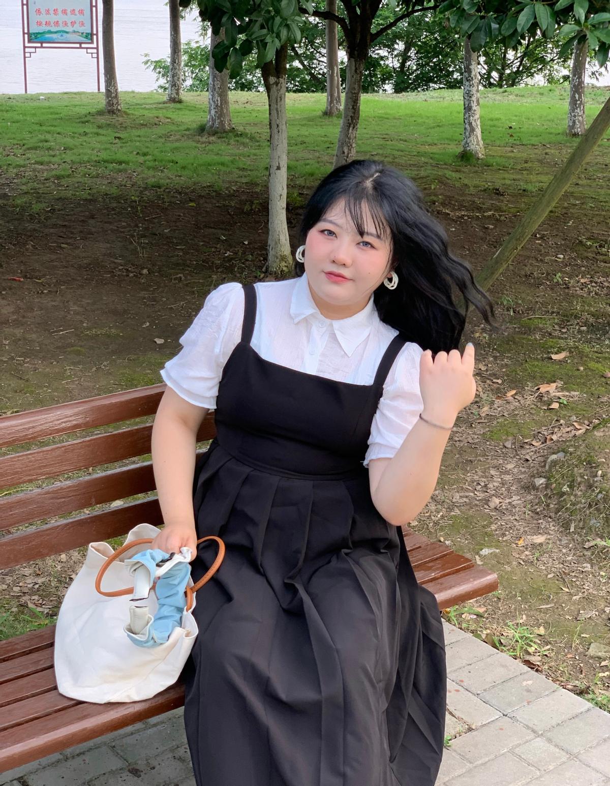 这才是真的胖女孩穿搭，身材圆润依然能穿出精致感，不沉闷很温柔