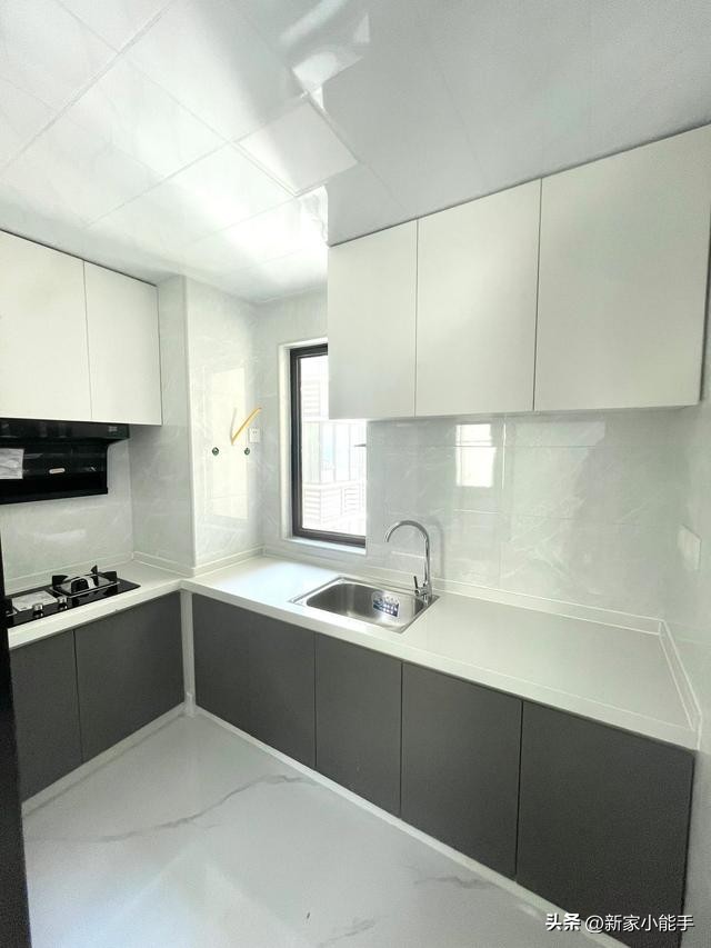 装修房子不做吊顶的装修程序,装修不吊顶的情况下一般都怎么做