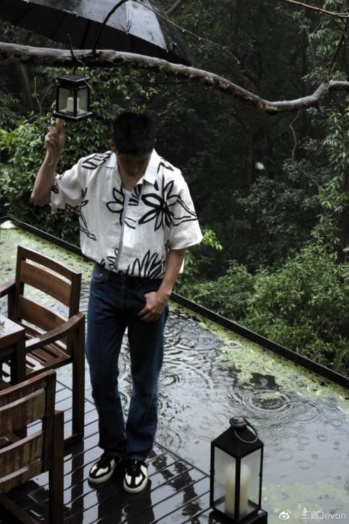 王嘉高清大图写真,王嘉拍照