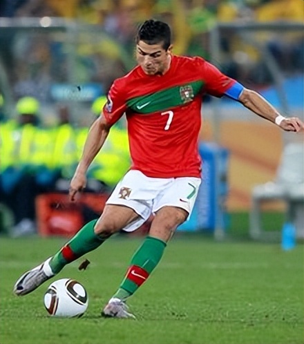 c罗回忆04欧洲杯决赛,现场见证c罗世界杯最后之舞