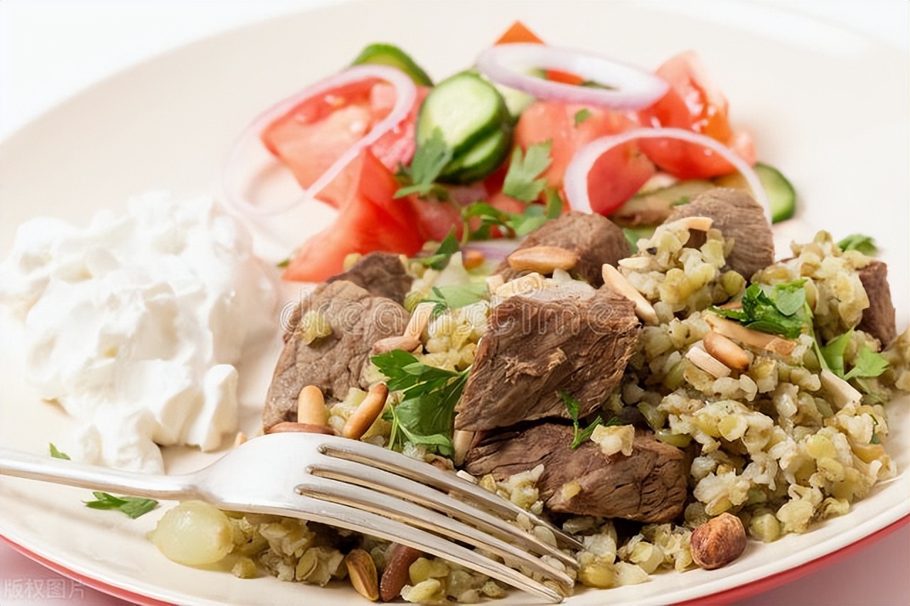 只吃菜不吃饭，42岁女性淀粉“断舍离”后一年，身体有什么变化？