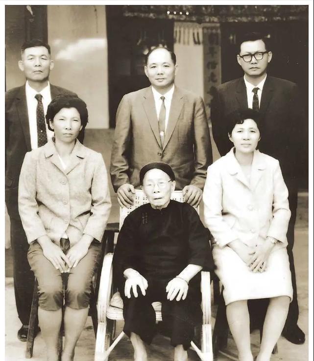 台媒爆料蔡英文背景，父亲是汉奸，母亲与日本人私通曾诞下一子