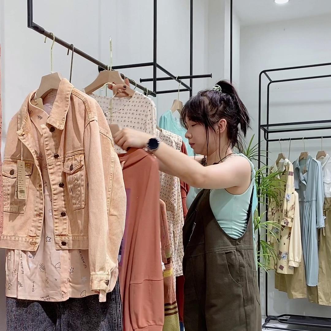 云上写生品牌衬衫女装价格,云上写生品牌女装