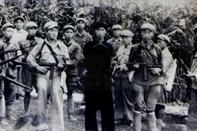 广西一犯人被枪决,广西一罪犯被押往刑场枪决