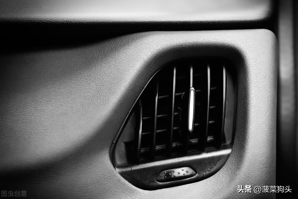 车子原地启动开空调伤车吗,车原地不熄火开空调伤车吗