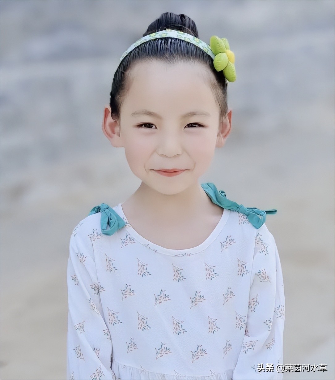 小孩齐刘海太短了怎么补救,小朋友齐刘海变八字刘海