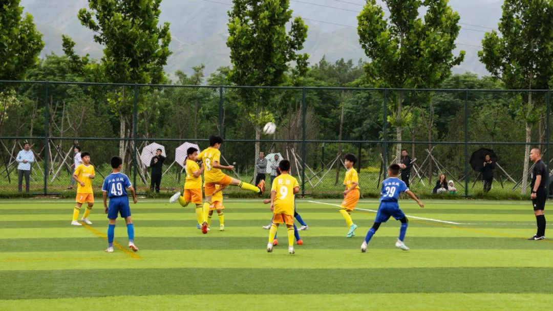 夏县新建路小学校园足球赛四年级,乡村小学勇夺全市足球联赛冠军