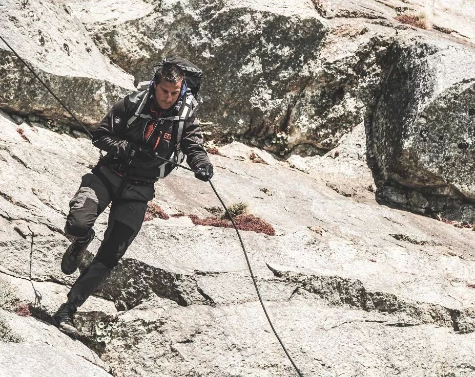 靠“耍大牌”年赚240亿！最嚣张的甲方，为何让耐克阿迪抢着求虐