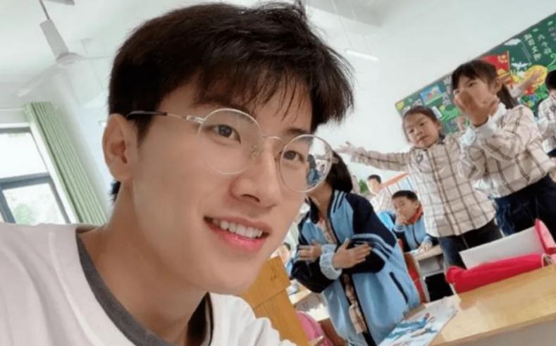 初中语文老师板书潦草,语文老师批改作业自我怀疑式崩溃