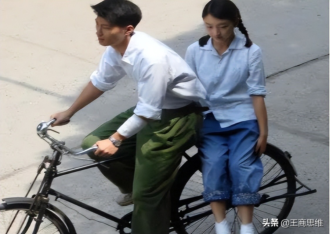 70、80年代的一辆“凤凰”自行车,相当于现在多少钱?