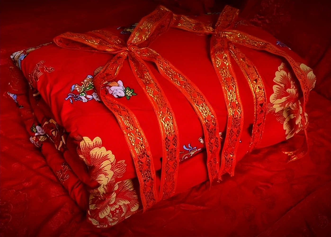 古人房中的“春凳”，一直沿用至今，老祖宗可太会享受了！