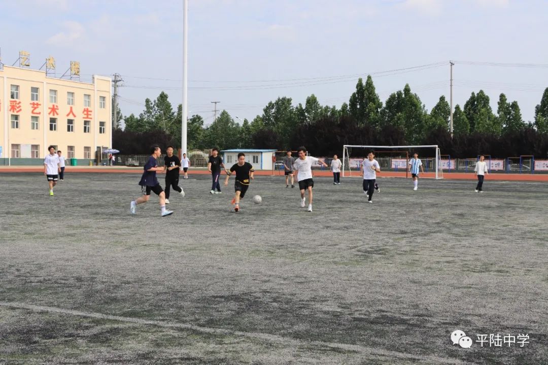 骞抽檰涓绀惧洟琛ㄦ紨,骞抽檰涓绀惧洟娲诲姩