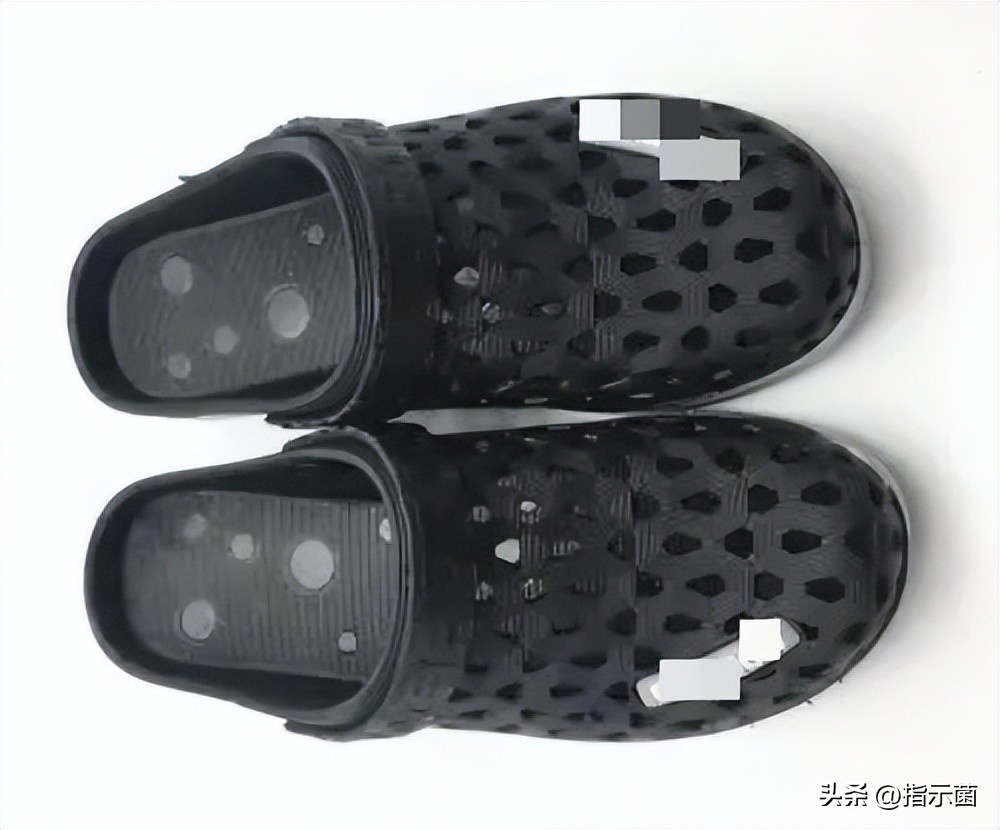 蓝黑色拖鞋,不容易脚臭的拖鞋材质