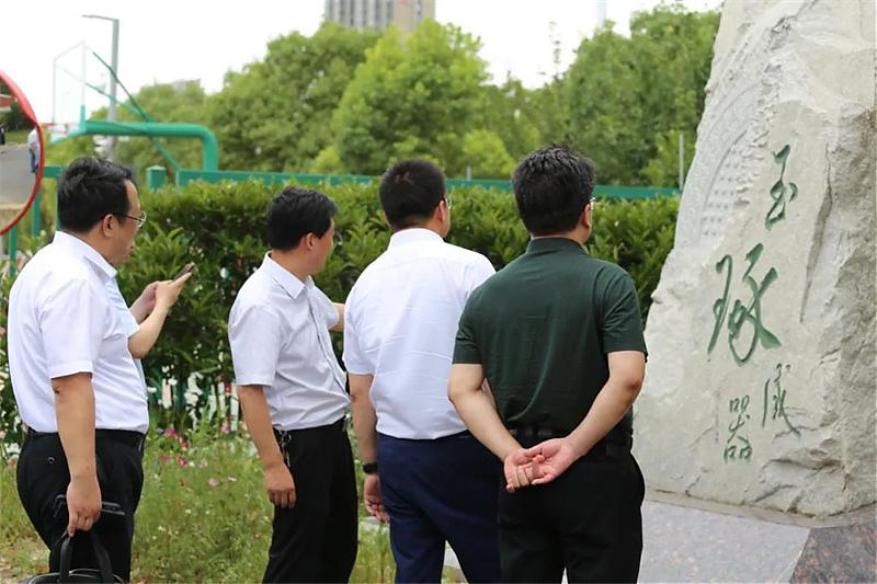 脚踏实地行稳致远,行稳致远砥砺前行