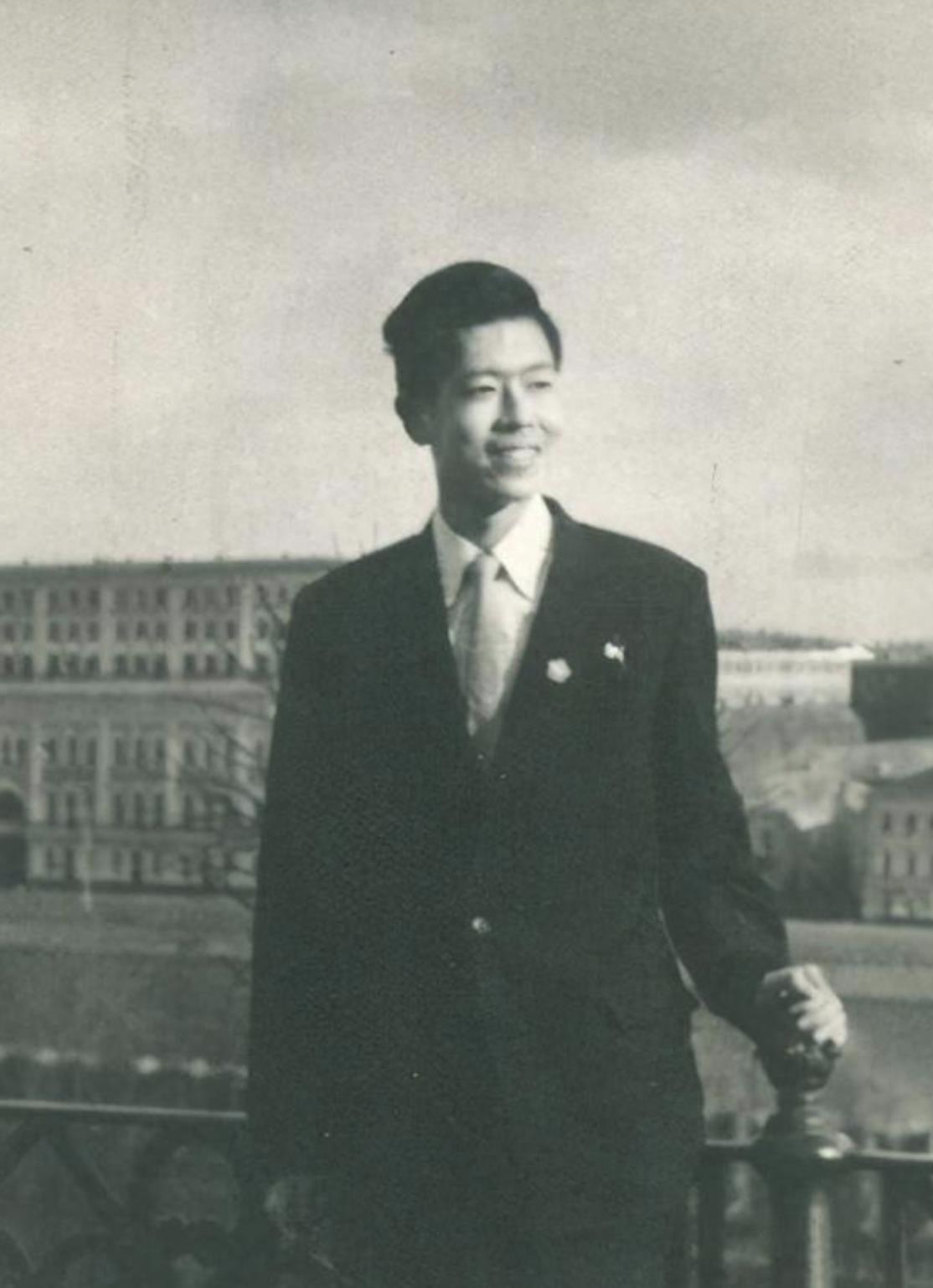 钢琴大师刘诗昆履历介绍,钢琴大师刘诗昆国外演出