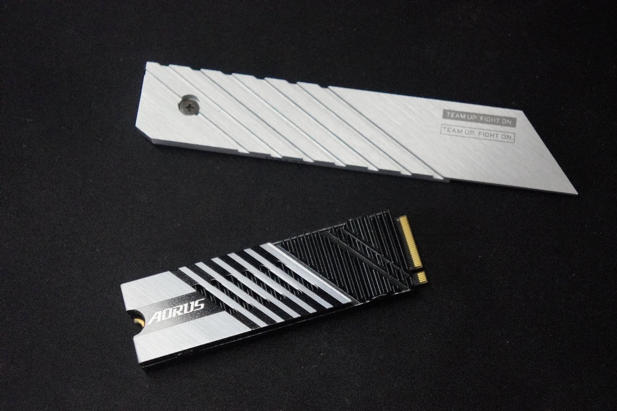 技嘉aorusgen41tb钛雕,pcie4.0固态技嘉评测