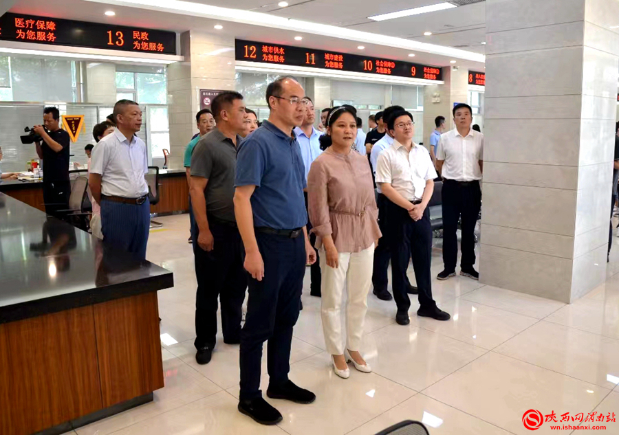 市政协调研组来县政务服务中心,福州市行政服务中心领导