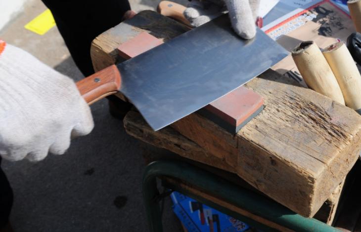 香港刀王陈当华完整版,香港磨刀王陈当华磨刀全过程