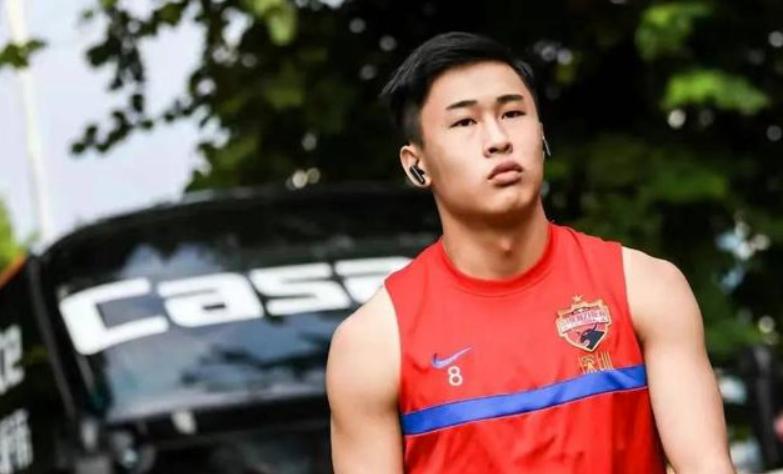 中超深圳队戴伟浚个人资料简介,戴伟浚本赛季中超数据