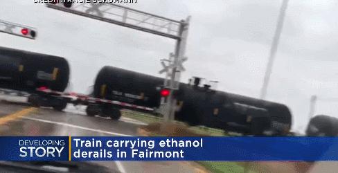 君子莫愁：2023读书只是为了赚钱后，美国俄亥俄爆了！