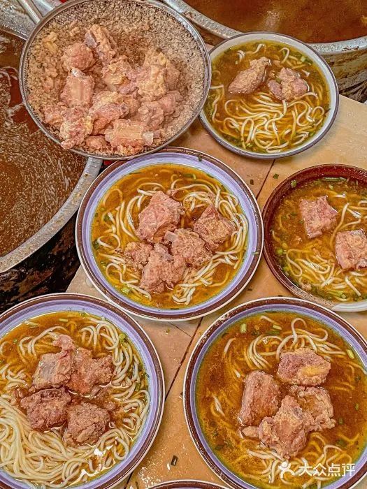乐山30家苍蝇馆子，我不允许你还没吃过！