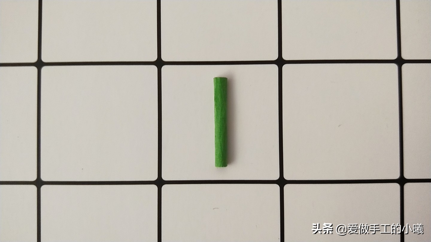 折纸小草最简单的折法,怎么用小星空纸折一个简单的手工